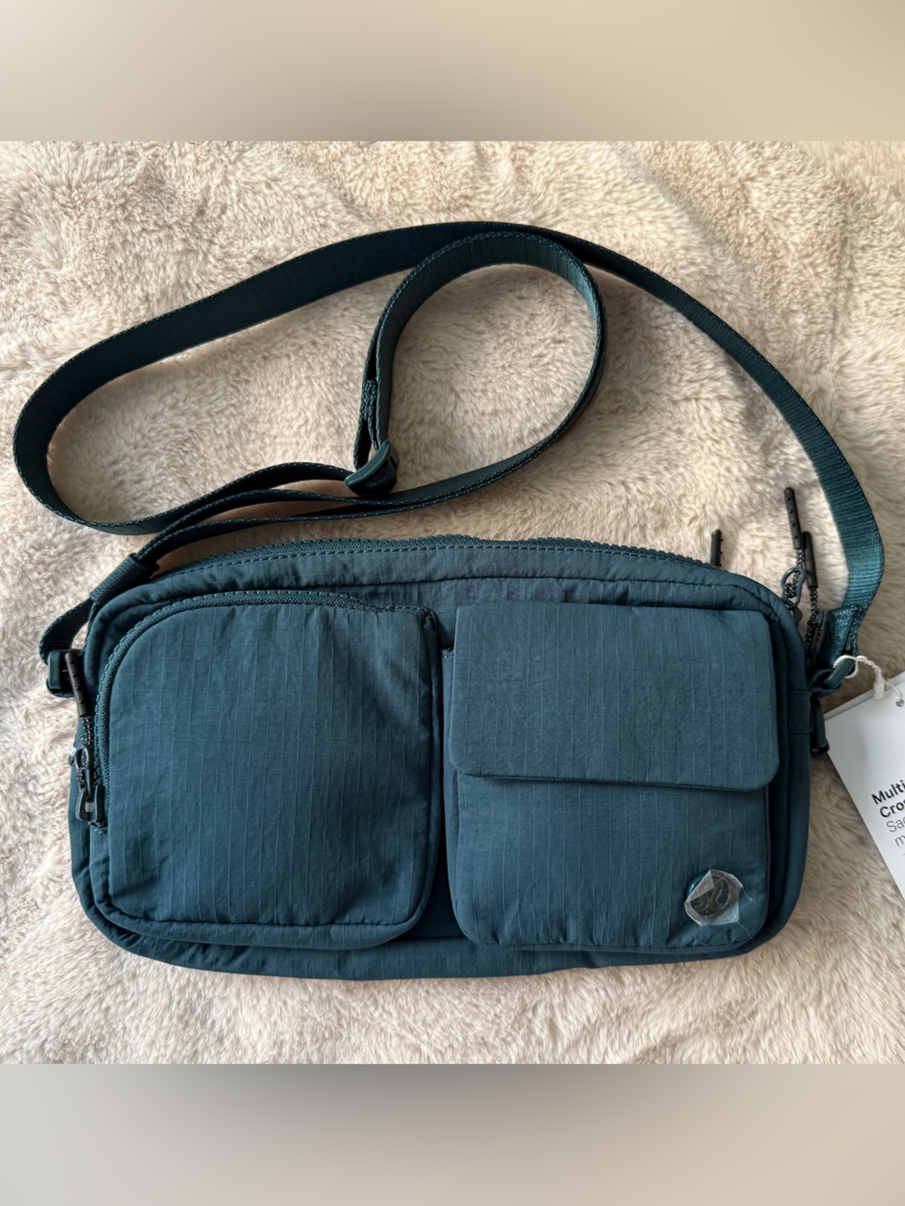 NWT Lululemon Multi-Pocket Crossbody Teal - Picture 11 of 11